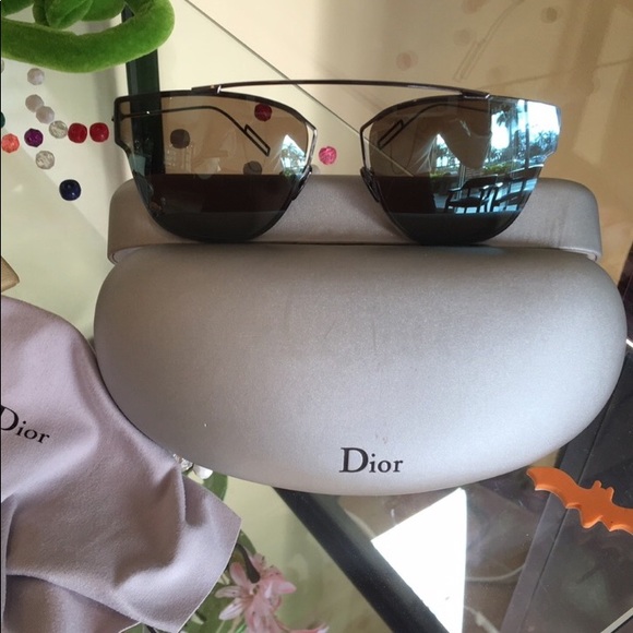 DIOR SUNGLASSES - Picture 1 of 5
